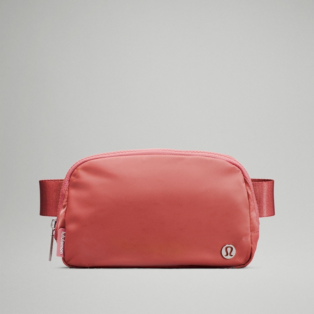 Lululemon Everywhere Belt Bag
